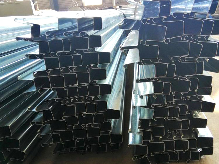 <strong>幾字鋼骨架</strong>